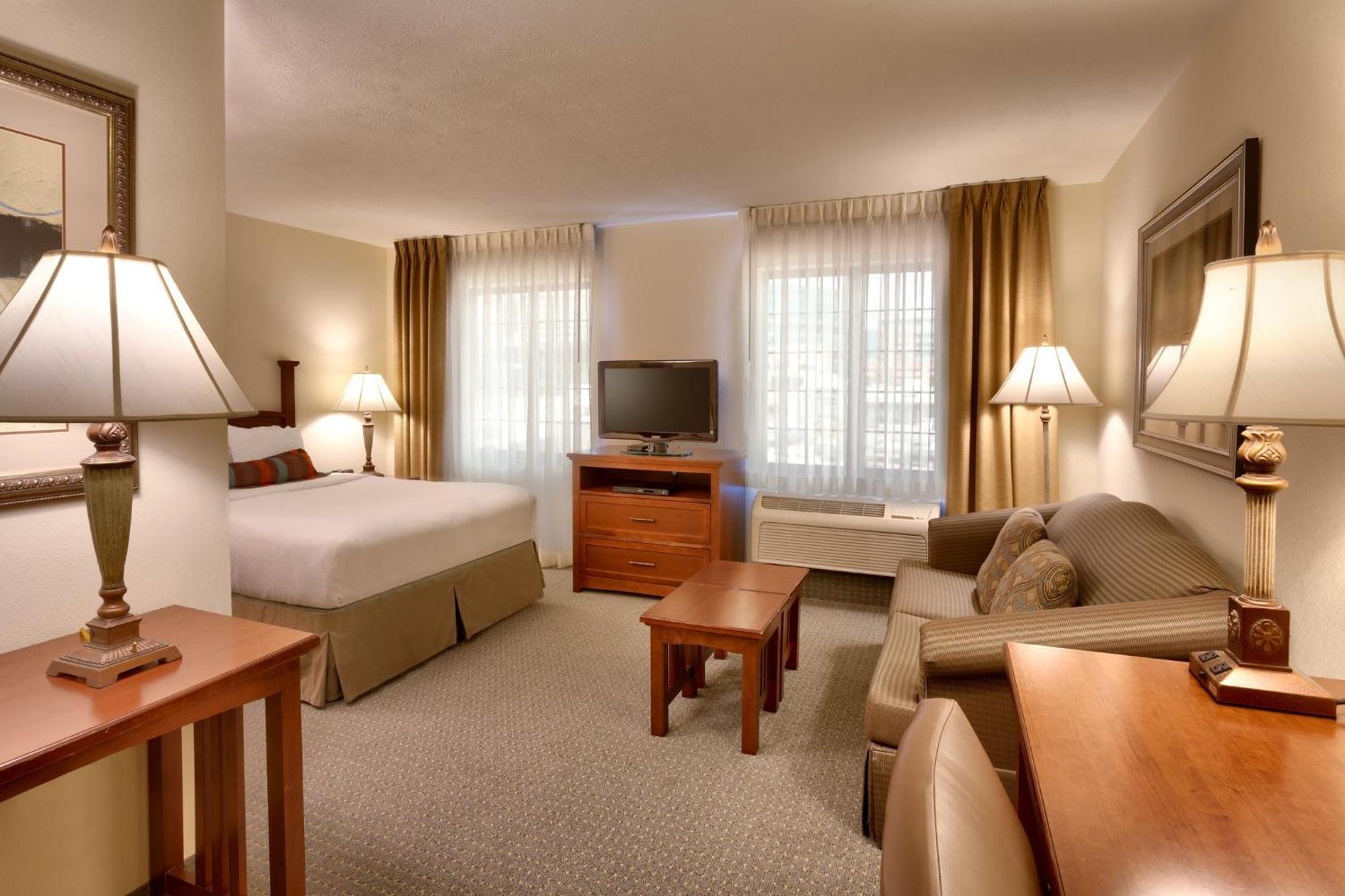 สเตย์บริดจ์ สวีท โอมาฮา 80 แอนด์ ดอดจ์ Hotel ภายนอก รูปภาพ