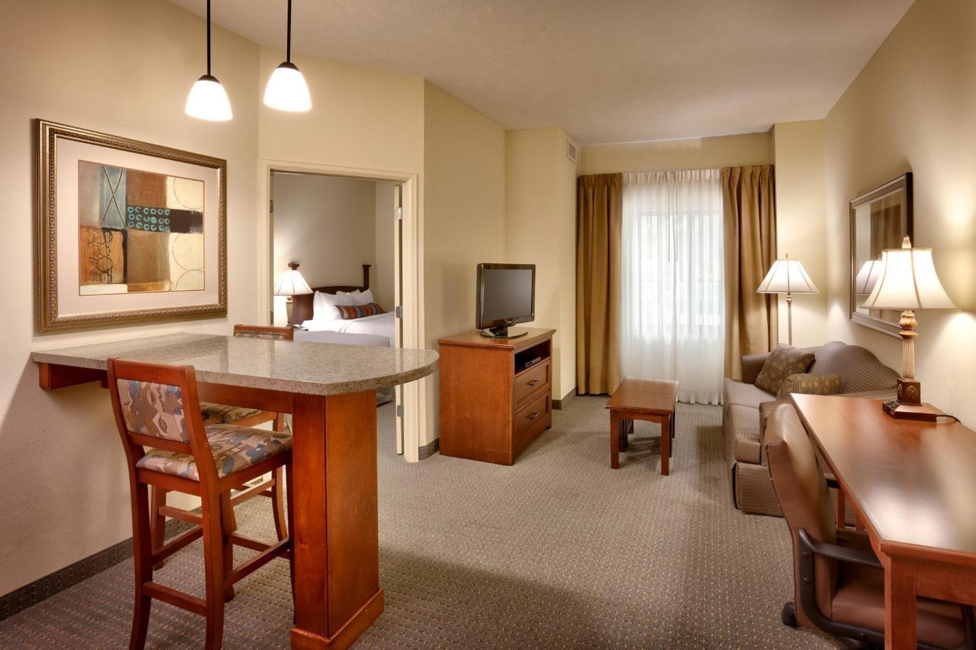 สเตย์บริดจ์ สวีท โอมาฮา 80 แอนด์ ดอดจ์ Hotel ภายนอก รูปภาพ